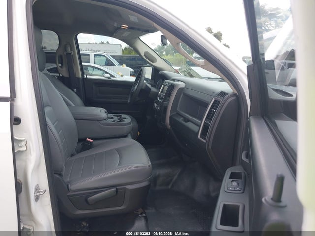 46103393 :رقم المزاد ، 1C6RR6KG8JS303616 vin ، 2018 Ram 1500 Tradesman  4x2 5'7 Box مزاد بيع