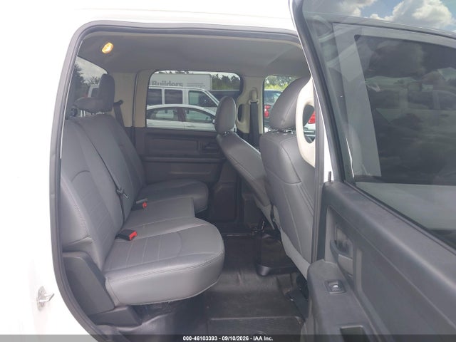 46103393 :رقم المزاد ، 1C6RR6KG8JS303616 vin ، 2018 Ram 1500 Tradesman  4x2 5'7 Box مزاد بيع