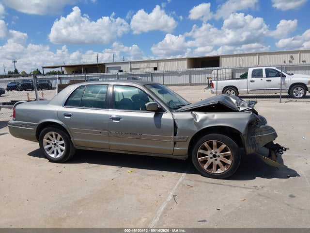 Продажа на аукционе авто 2000 Ford Crown Victoria, vin: 2FAFP73W5YX155323, номер лота: 46103412