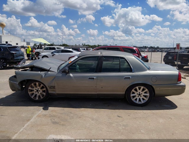 Продажа на аукционе авто 2000 Ford Crown Victoria, vin: 2FAFP73W5YX155323, номер лота: 46103412