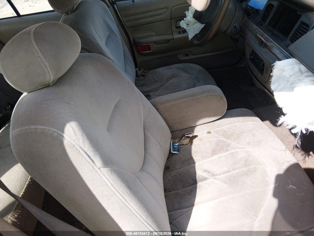 Продажа на аукционе авто 2000 Ford Crown Victoria, vin: 2FAFP73W5YX155323, номер лота: 46103412