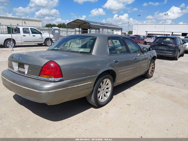 Продажа на аукционе авто 2000 Ford Crown Victoria, vin: 2FAFP73W5YX155323, номер лота: 46103412