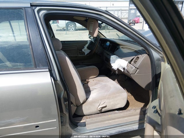 Продажа на аукционе авто 2000 Ford Crown Victoria, vin: 2FAFP73W5YX155323, номер лота: 46103412