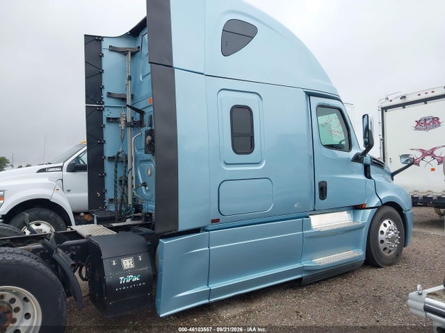 Продажа на аукционе авто 2018 Freightliner New Cascadia 126, vin: 3AKJHHDR9JSJZ2133, номер лота: 46103557