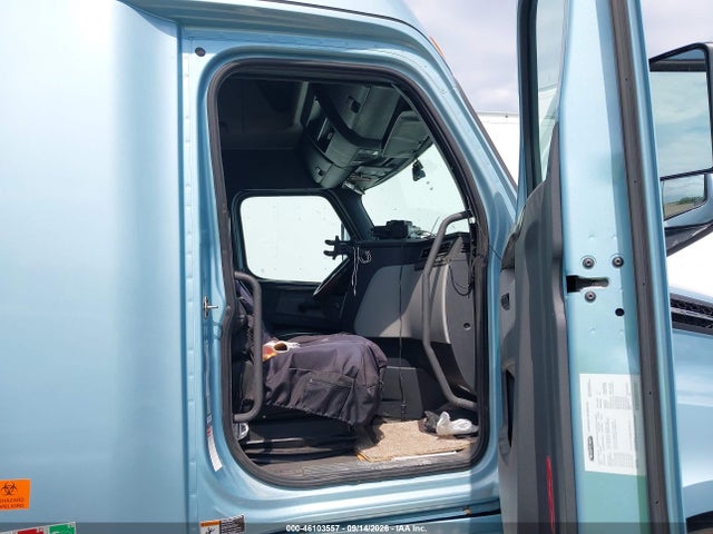 Продажа на аукционе авто 2018 Freightliner New Cascadia 126, vin: 3AKJHHDR9JSJZ2133, номер лота: 46103557