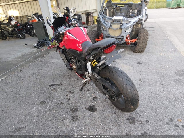MLHRH0116K5000062 Honda CBR650 R