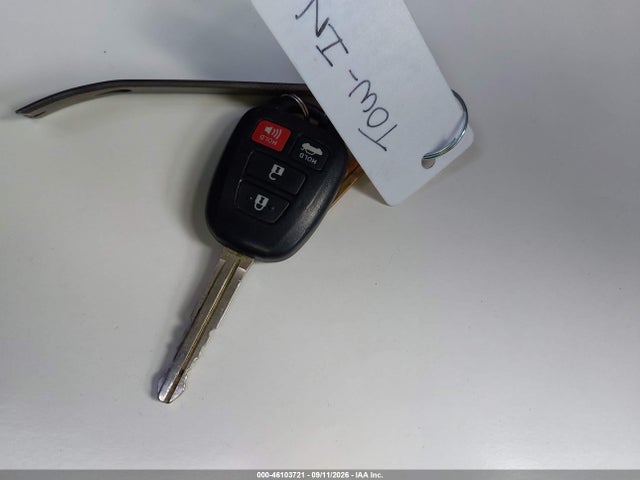 2016 Toyota Corolla Le მანქანა იყიდება აუქციონზე, vin: 2T1BURHE6GC683825, აუქციონის ნომერი: 46103721