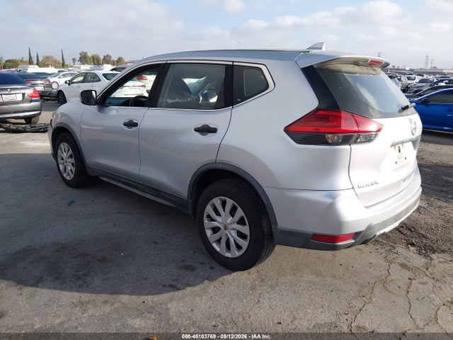 2017 Nissan Rogue S მანქანა იყიდება აუქციონზე, vin: KNMAT2MT2HP554767, აუქციონის ნომერი: 46103769