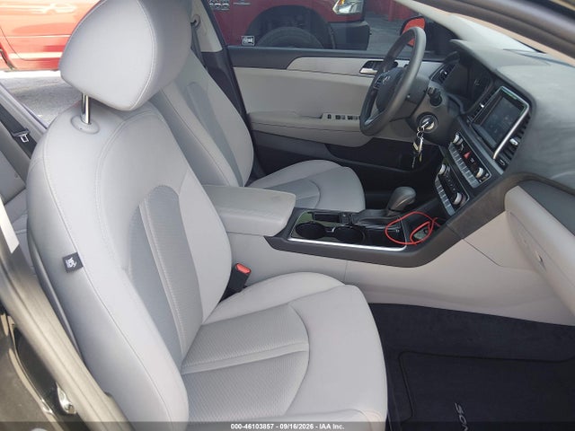 2018 Hyundai Sonata Eco მანქანა იყიდება აუქციონზე, vin: 5NPE24AA4JH691696, აუქციონის ნომერი: 46103857
