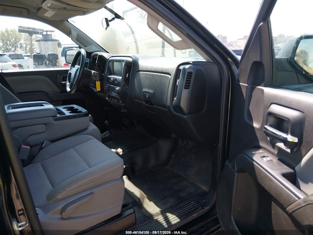 46104100 :رقم المزاد ، 1GC1KUEG9JF257720 vin ، 2018 Chevrolet Silverado 2500hd Wt مزاد بيع