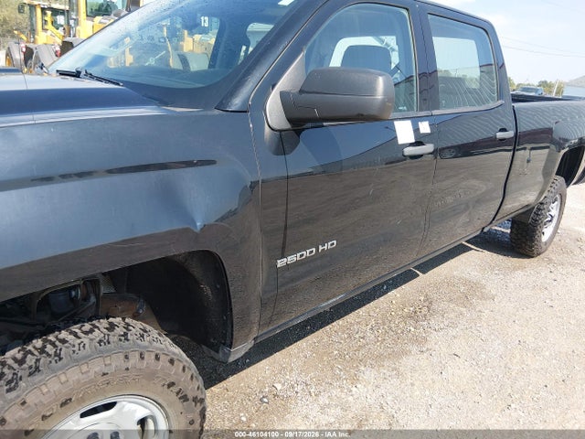 46104100 :رقم المزاد ، 1GC1KUEG9JF257720 vin ، 2018 Chevrolet Silverado 2500hd Wt مزاد بيع