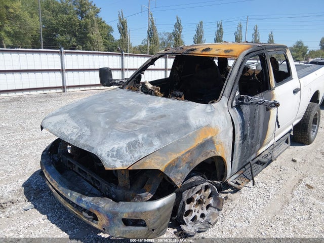 46104099 :رقم المزاد ، 3C6UR5CLXGG357841 vin ، 2016 Ram 2500 Tradesman مزاد بيع