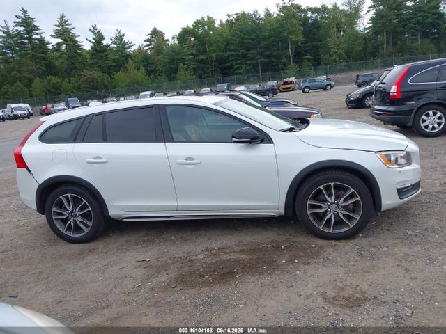 Продаж на аукціоні авто 2016 Volvo V60 Cross Country T5, vin: YV4612HK9G1010441, номер лоту: 46104108