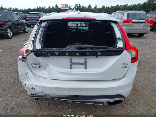 Продаж на аукціоні авто 2016 Volvo V60 Cross Country T5, vin: YV4612HK9G1010441, номер лоту: 46104108