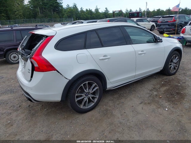 Продаж на аукціоні авто 2016 Volvo V60 Cross Country T5, vin: YV4612HK9G1010441, номер лоту: 46104108