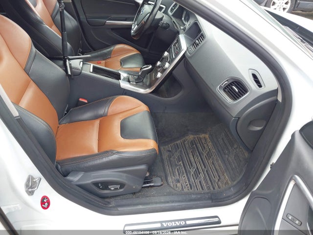 Продаж на аукціоні авто 2016 Volvo V60 Cross Country T5, vin: YV4612HK9G1010441, номер лоту: 46104108