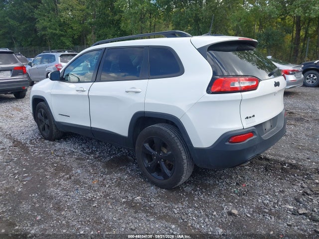 46104130 :رقم المزاد ، 1C4PJMCB6GW131831 vin ، 2016 Jeep Cherokee Latitude مزاد بيع