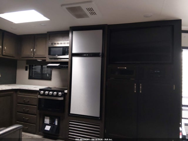 46104201 :رقم المزاد ، 1UJBJ0BR3M1TD0177 vin ، 2021 Jayco Other مزاد بيع