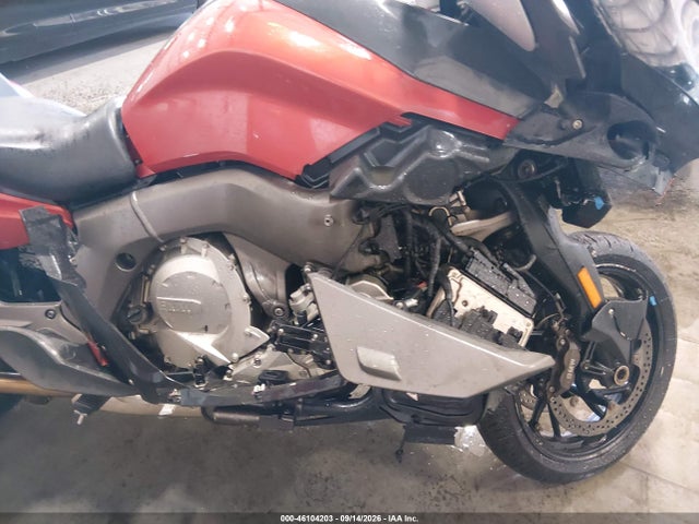 46104203 :رقم المزاد ، WB106110XFZX82473 vin ، 2015 Bmw K1600 Gt مزاد بيع