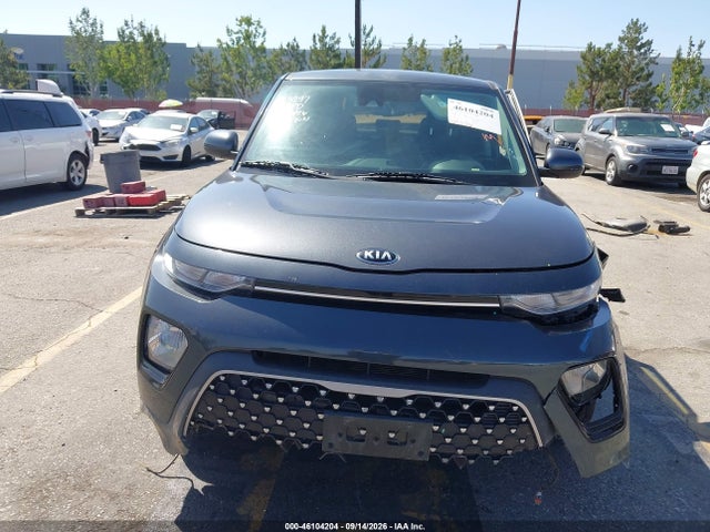 2021 Kia Soul Ex მანქანა იყიდება აუქციონზე, vin: KNDJ33AU5M7762591, აუქციონის ნომერი: 46104204