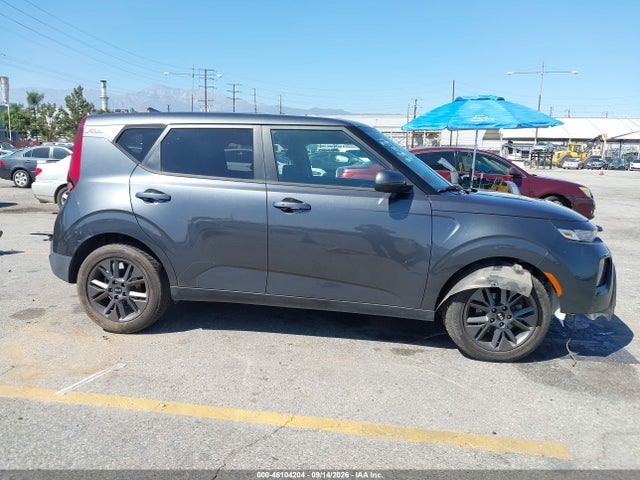 2021 Kia Soul Ex მანქანა იყიდება აუქციონზე, vin: KNDJ33AU5M7762591, აუქციონის ნომერი: 46104204