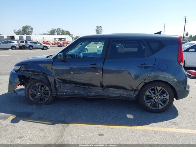 2021 Kia Soul Ex მანქანა იყიდება აუქციონზე, vin: KNDJ33AU5M7762591, აუქციონის ნომერი: 46104204