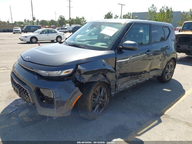 2021 Kia Soul Ex მანქანა იყიდება აუქციონზე, vin: KNDJ33AU5M7762591, აუქციონის ნომერი: 46104204