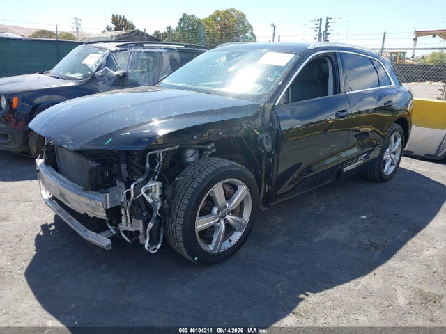 Продаж на аукціоні авто 2019 Audi E-tron Premium Plus, vin: WA1LABGE1KB018144, номер лоту: 46104211