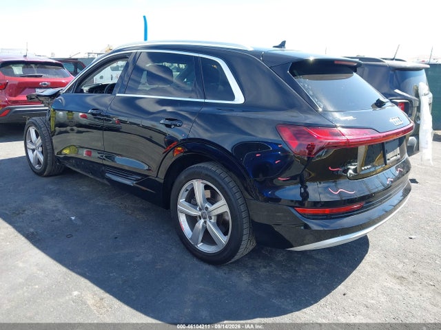Продаж на аукціоні авто 2019 Audi E-tron Premium Plus, vin: WA1LABGE1KB018144, номер лоту: 46104211