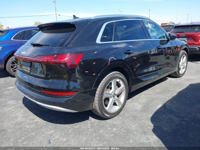 Продаж на аукціоні авто 2019 Audi E-tron Premium Plus, vin: WA1LABGE1KB018144, номер лоту: 46104211