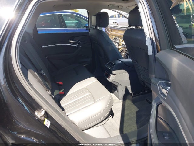 Продаж на аукціоні авто 2019 Audi E-tron Premium Plus, vin: WA1LABGE1KB018144, номер лоту: 46104211