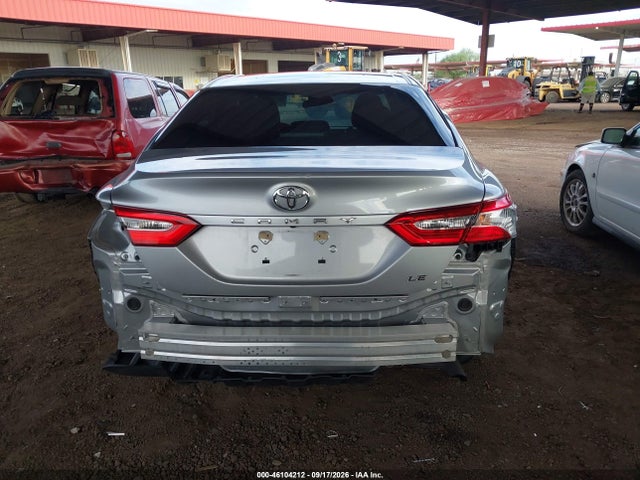 46104212 :رقم المزاد ، 4T1B11HK5JU571314 vin ، 2018 Toyota Camry Le مزاد بيع