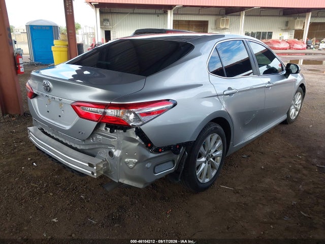 46104212 :رقم المزاد ، 4T1B11HK5JU571314 vin ، 2018 Toyota Camry Le مزاد بيع