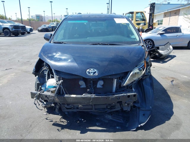 5TDXK3DC2GS758640 Toyota Sienna Se 8 Passenger