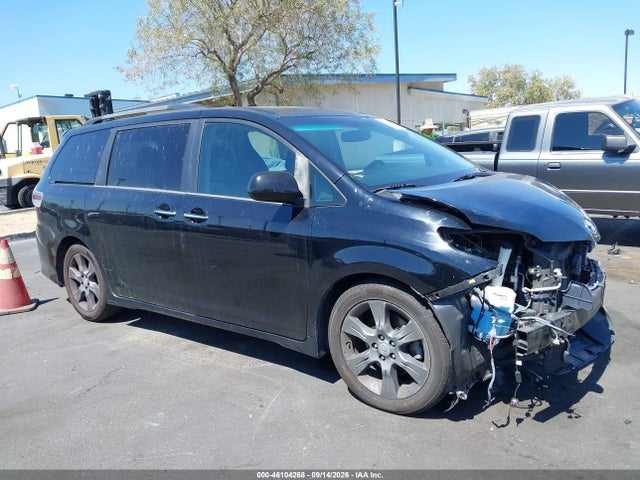 5TDXK3DC2GS758640 Toyota Sienna Se 8 Passenger