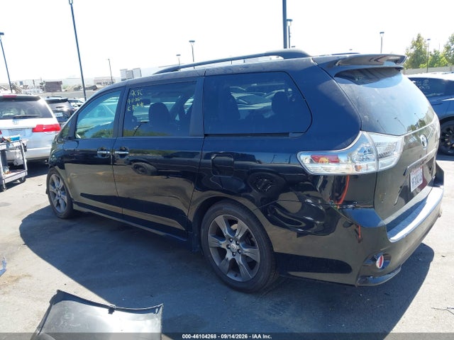 5TDXK3DC2GS758640 Toyota Sienna Se 8 Passenger