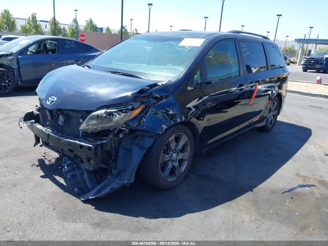 5TDXK3DC2GS758640 Toyota Sienna Se 8 Passenger