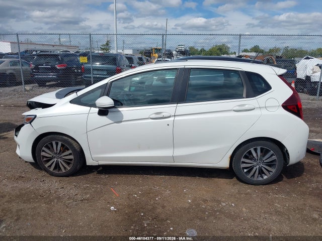 46104377 :رقم المزاد ، 3HGGK5H83FM733568 vin ، 2015 Honda Fit Ex/ex-l مزاد بيع