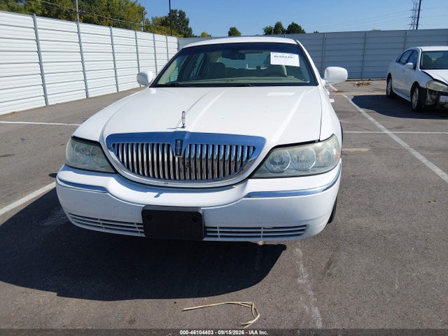 Продаж на аукціоні авто 2007 Lincoln Town Car Signature Limited, vin: 1LNHM82W07Y600726, номер лоту: 46104403