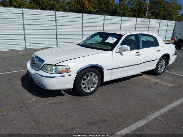 Продаж на аукціоні авто 2007 Lincoln Town Car Signature Limited, vin: 1LNHM82W07Y600726, номер лоту: 46104403