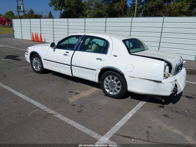 Продаж на аукціоні авто 2007 Lincoln Town Car Signature Limited, vin: 1LNHM82W07Y600726, номер лоту: 46104403