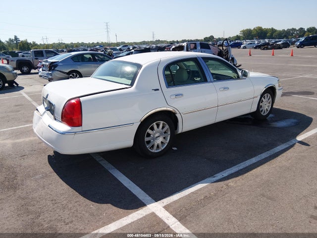 Продаж на аукціоні авто 2007 Lincoln Town Car Signature Limited, vin: 1LNHM82W07Y600726, номер лоту: 46104403
