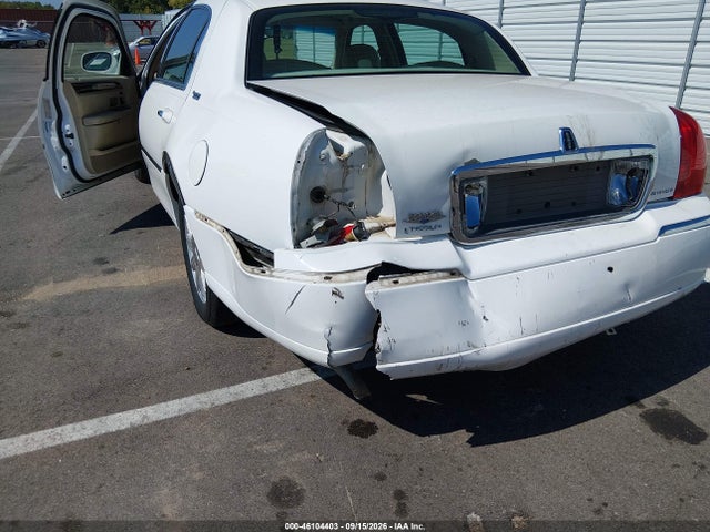 Продаж на аукціоні авто 2007 Lincoln Town Car Signature Limited, vin: 1LNHM82W07Y600726, номер лоту: 46104403