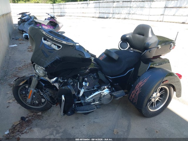 Harley-Davidson FLHTCUTG 2019 1HD1MAF14KB856874 Image 2