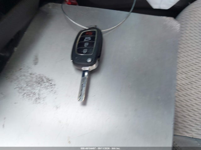 46104497 :رقم المزاد ، 5XYZT3LB9HG435957 vin ، 2017 Hyundai Santa Fe Sport 2.4l مزاد بيع