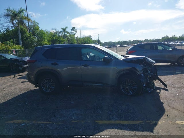 46104514 :رقم المزاد ، 5N1BT3AB3NC702901 vin ، 2022 Nissan Rogue S Intelligent Awd مزاد بيع
