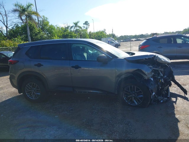46104514 :رقم المزاد ، 5N1BT3AB3NC702901 vin ، 2022 Nissan Rogue S Intelligent Awd مزاد بيع