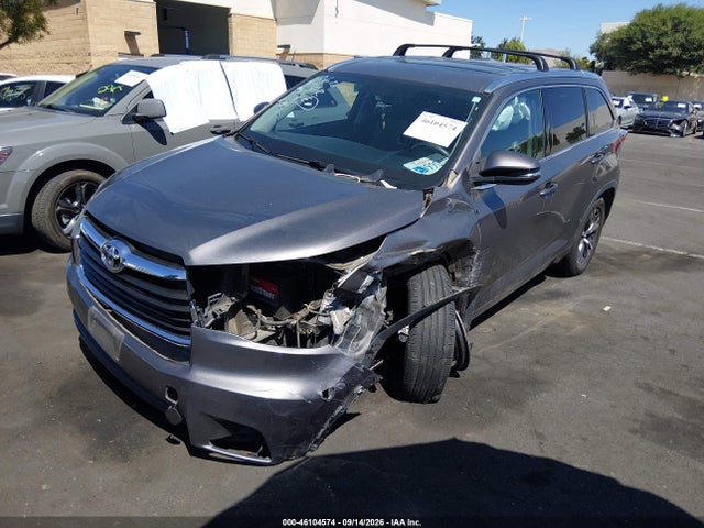 Toyota Highlander Xle V6 2016 5TDKKRFH0GS179846 Image 2