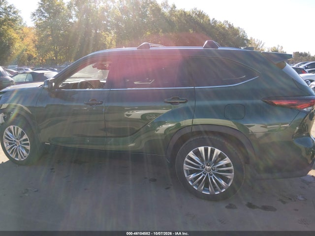 2025 Toyota Highlander Hybrid Platinum მანქანა იყიდება აუქციონზე, vin: 5TDEBRCH6SS669153, აუქციონის ნომერი: 46104582