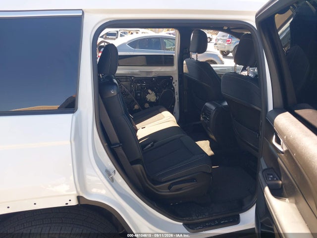 Продажа на аукционе авто 2026 Jeep Grand Cherokee L Laredo 4x2, vin: 1C4RJJAG7T8568063, номер лота: 46104615